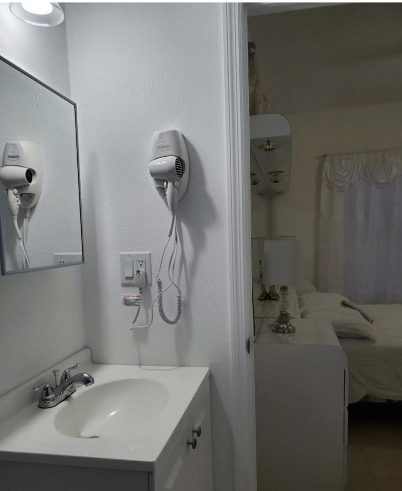 B1 Best Value On Private Bedroom With Private Bathroom In Little Havana, Miami Extérieur photo